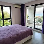ивела Apartamento *