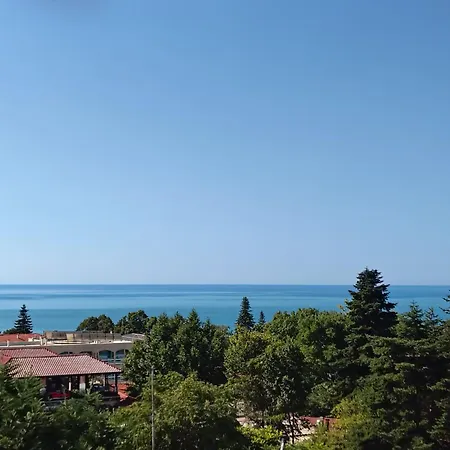 ивела Apartman *