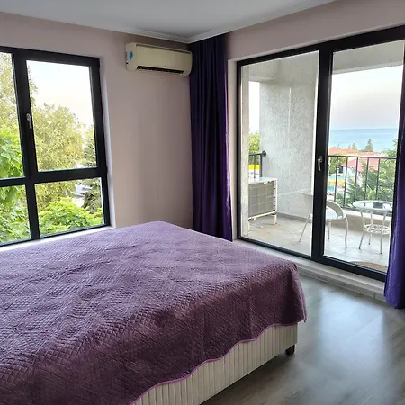 ивела Apartment *