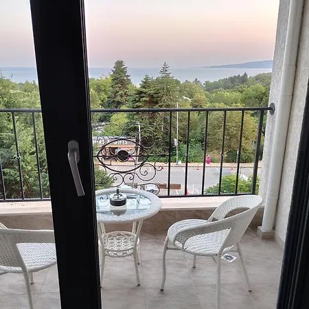 Apartment ивела Balchik